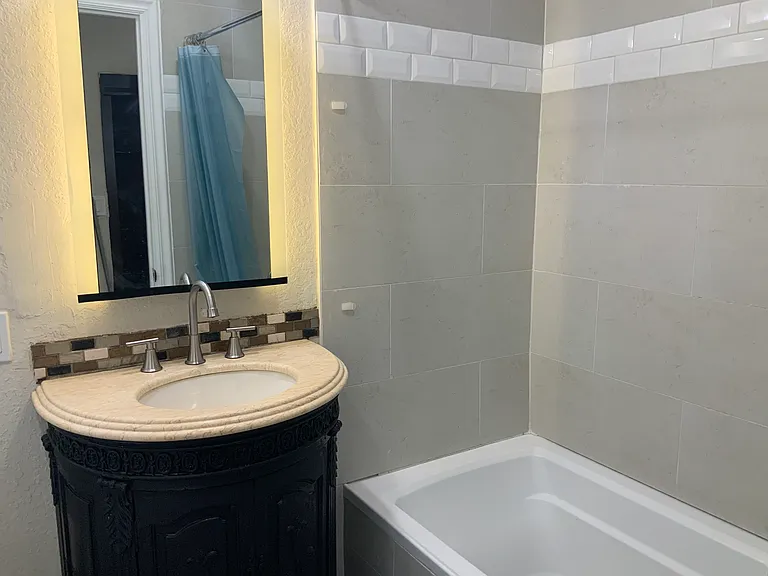 2161 NW 29th Ave — Photo 14