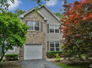 330 Vista View Dr, Mahwah, NJ 07430