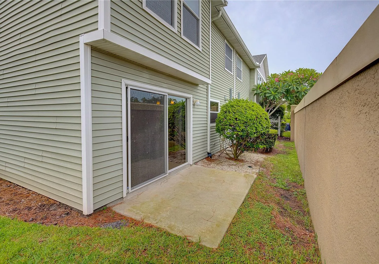 2 bed, 1.5 bath, 1271 sqft, $2,000 — Photo 3