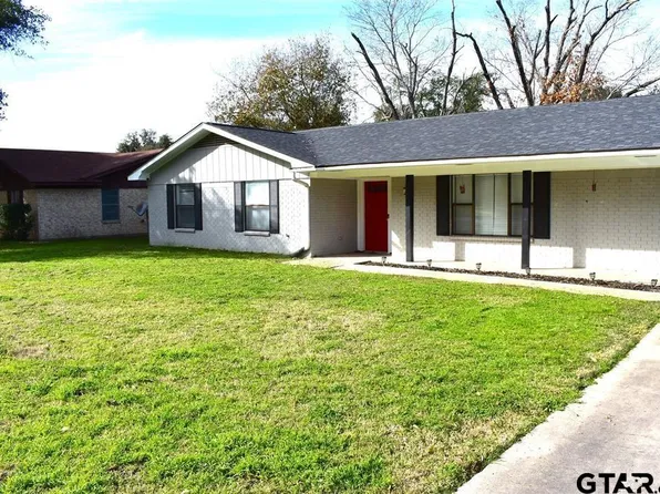 107 York Dr, Madisonville, TX 77864