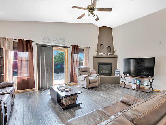 3rd image of 4608 Eyota Dr NW
