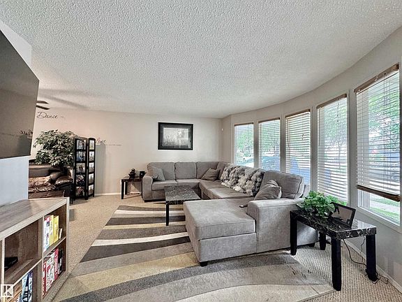 5th image of 8504 92nd Ave