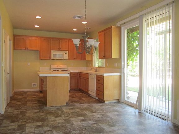 4th image of 5720 Oakwood Dr