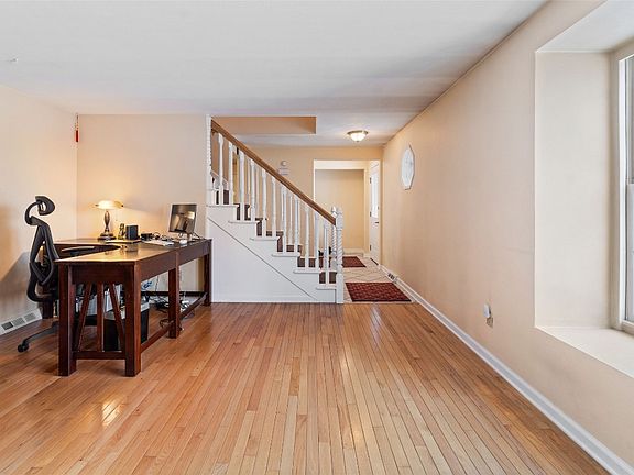 3rd image of 2324 Acorn Dr