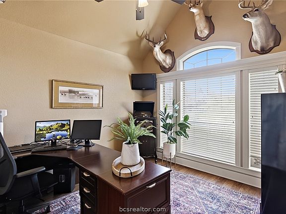 5th image of 4409 Amberley Pl