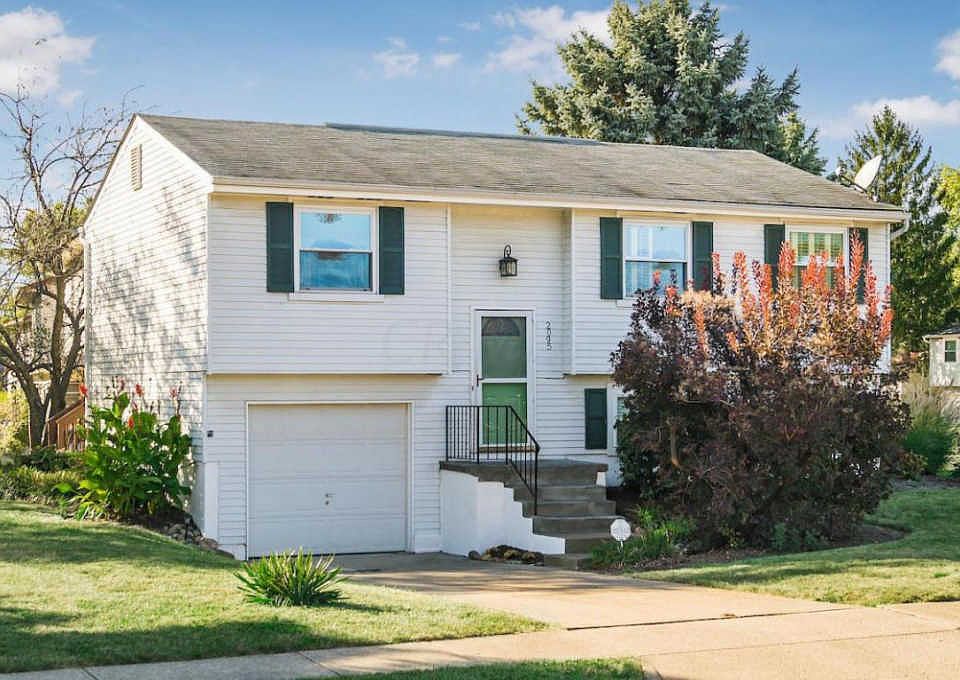 1st image of 2095 Leah Ln
