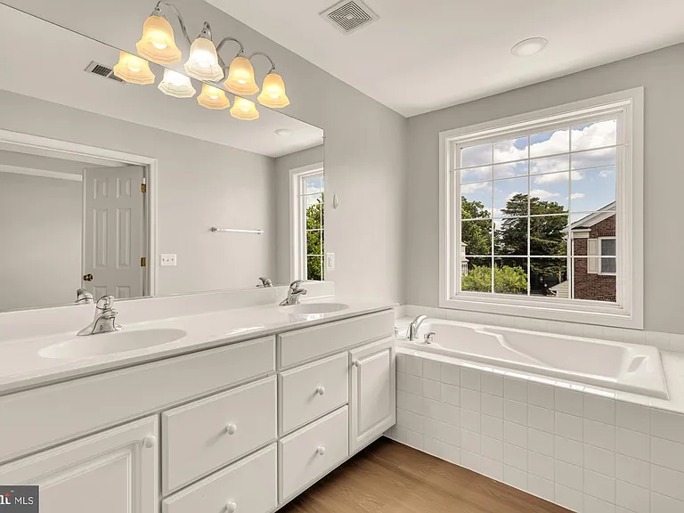 2513 Bronze Stone Pl — Photo 33