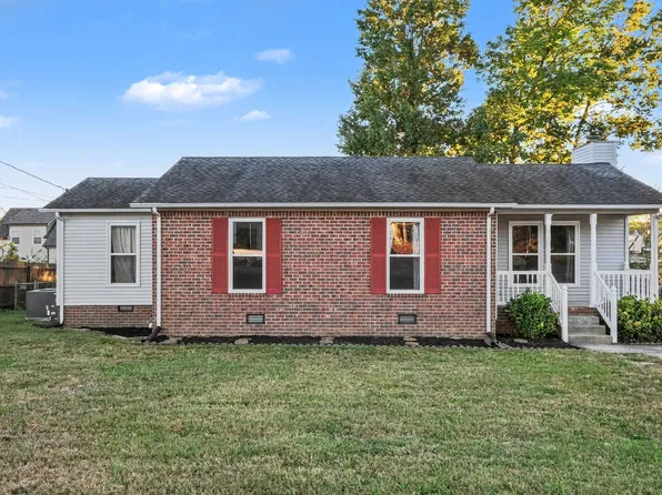 621 Blake Moore Dr, La Vergne, TN 37086