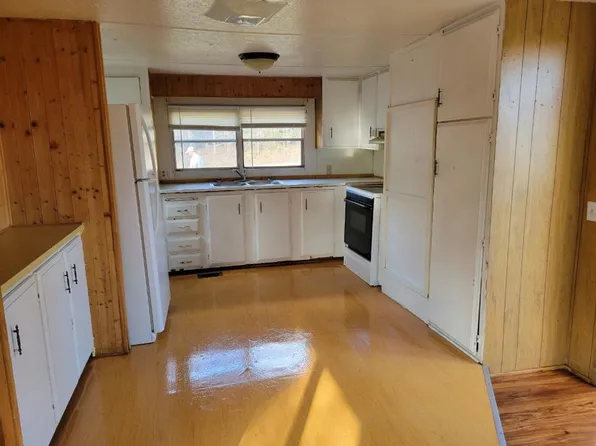 101 Jackson Ave, Phillipsburg, MO 65722