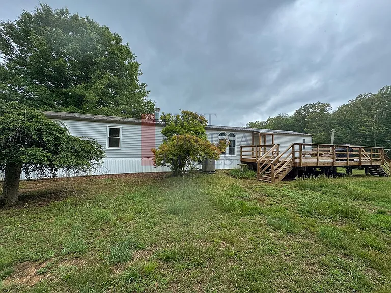 163 Wagner Pl — Photo 1