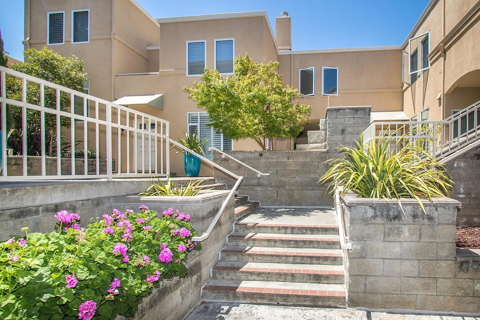 1 bed, 1540 sqft, $1,995 — Photo 1