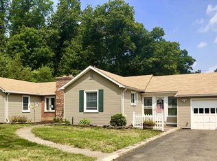 301 Rowley St, Agawam, MA 01001