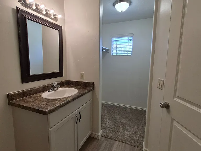 1000 E Bluffview Dr #118 — Photo 46