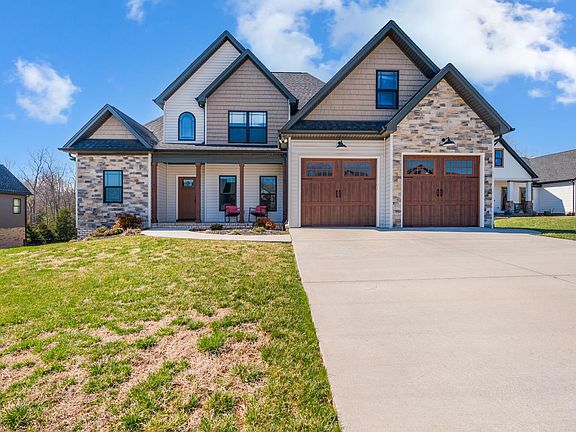 3rd image of 1089 Elk Creek Rd