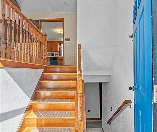 3rd image of 129 Forest St