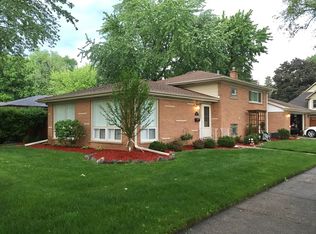 9101 Meade Ave, Morton Grove, IL 60053