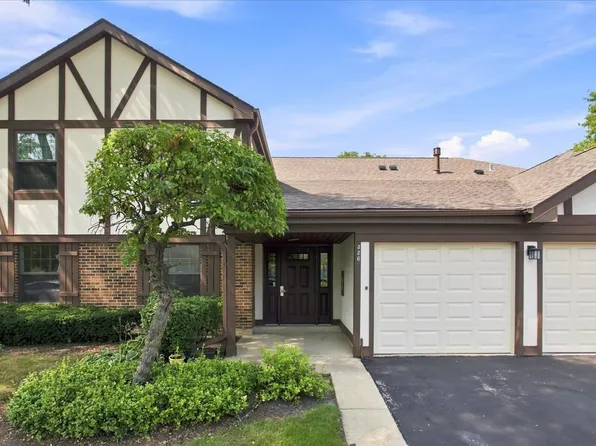 326 Woodbury Ct, Schaumburg, IL 60193