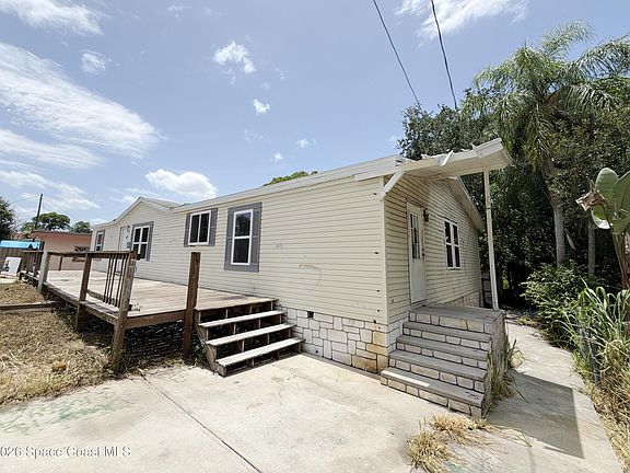 3rd image of 1560 Seneca Dr