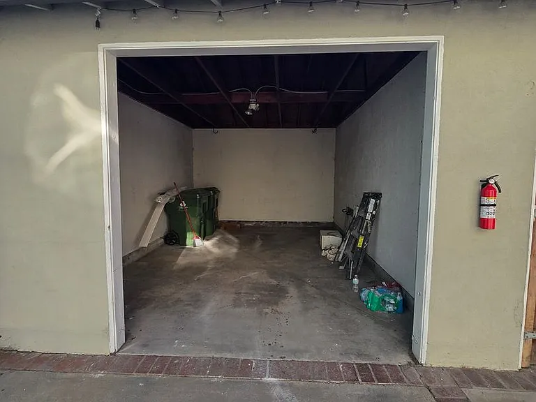 357 N Ogden Dr — Photo 24