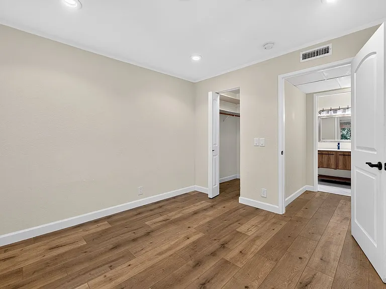 410 N Civic Dr #315 — Photo 10