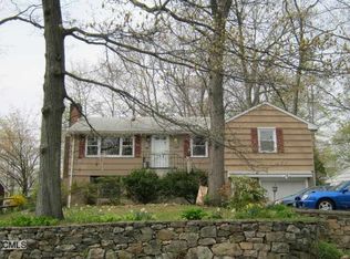 20 Hollow Tree Rd, Norwalk, CT 06854