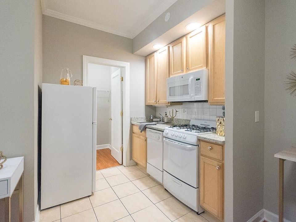 1st image of 25 E Delaware Pl #1sykhktrw