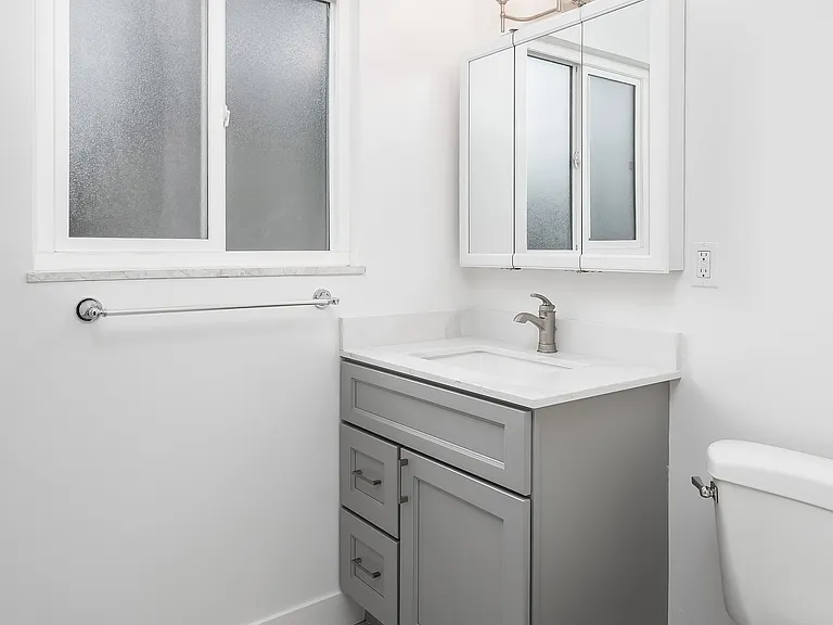 21 Windward Dr — Photo 12