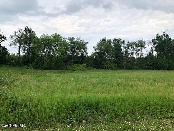 3rd image of 1460 Hunters Trace Dr NE