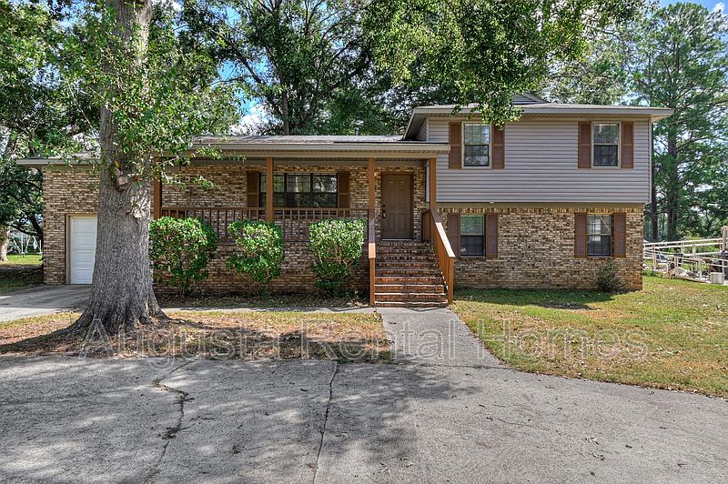 1st image of 2416 Crystal Ct