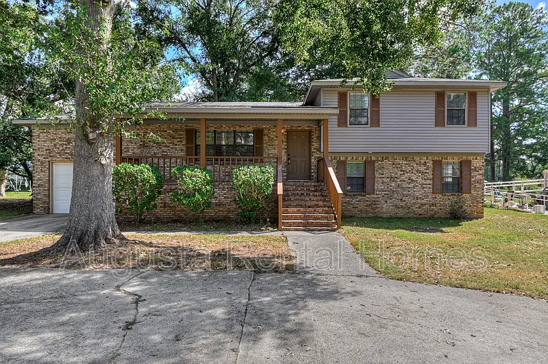 2416 Crystal Ct