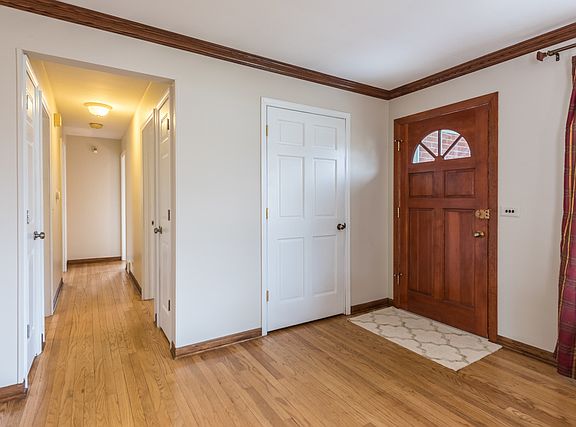 3rd image of 1531 Indian Hill Dr