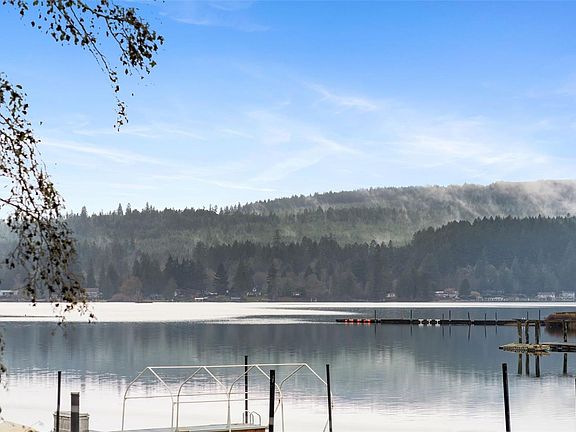2nd image of 2386 Shawnigan Lake Rd