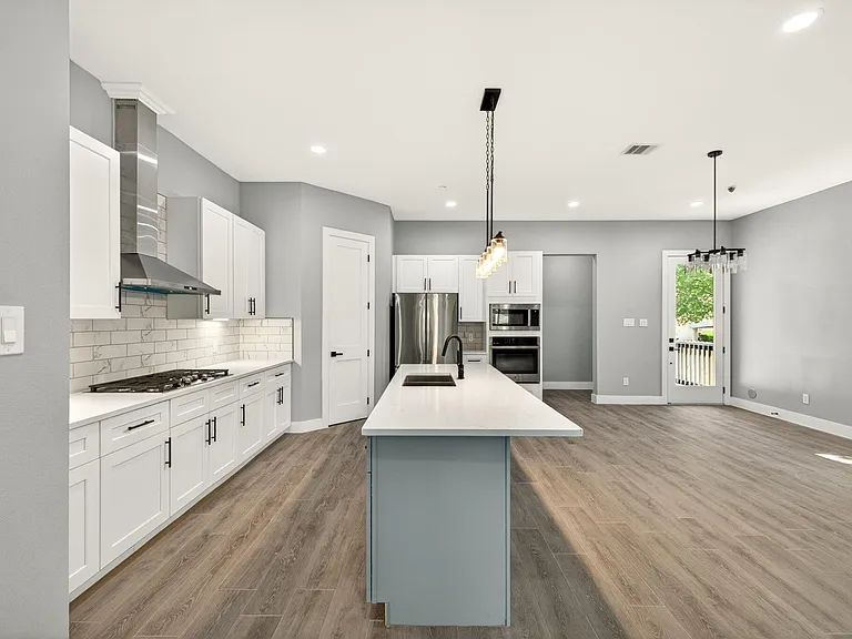 4517 Larch Ln — Photo 15