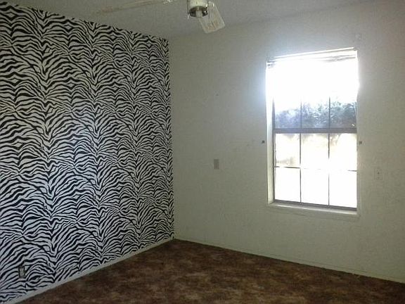 4th image of 562 Garden Dr