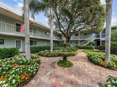 527 Broad Ave S, Naples, FL, 34102