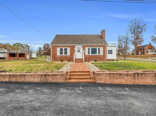 518 9th St, Shenandoah, VA 22849