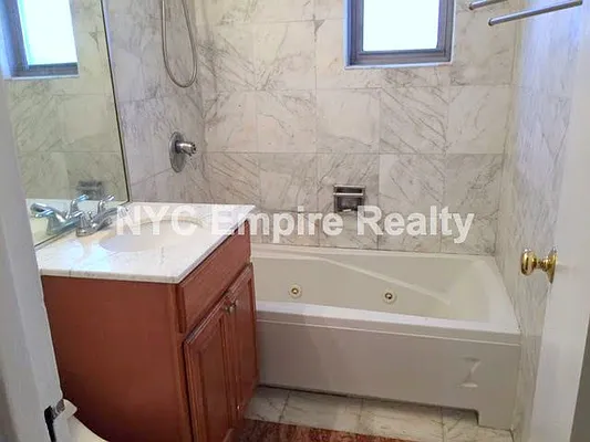 Rented by NYC Empire Realty Inc | media 28