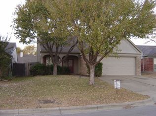 3921 Huckleberry Dr, Fort Worth, TX 76137