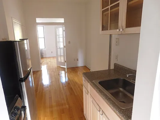 Rented by MQ Realty LLC | media 23