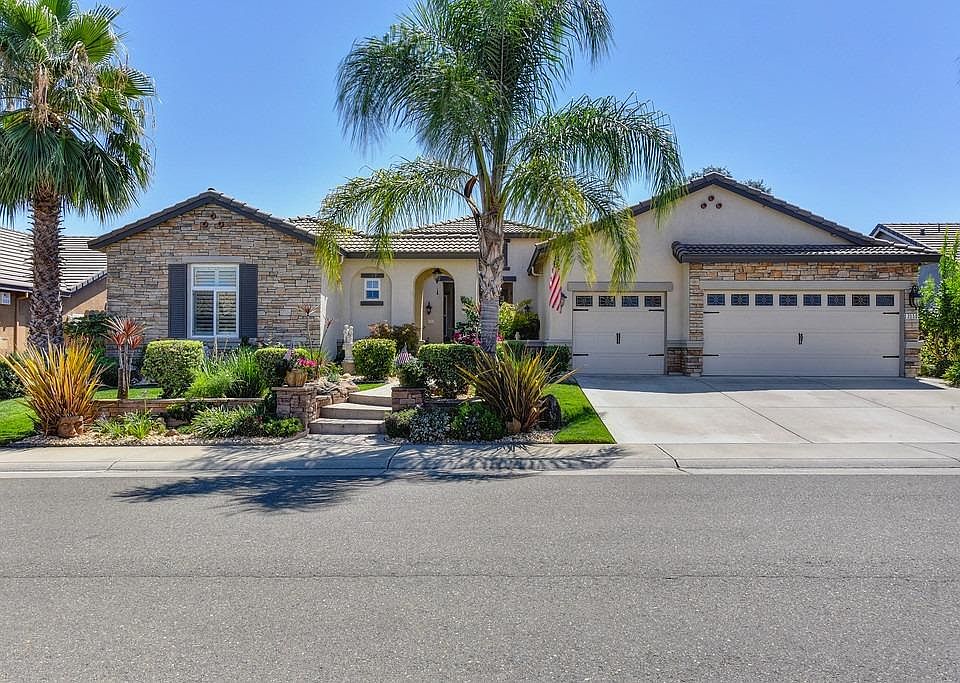 2nd image of 3550 Blanchette Way