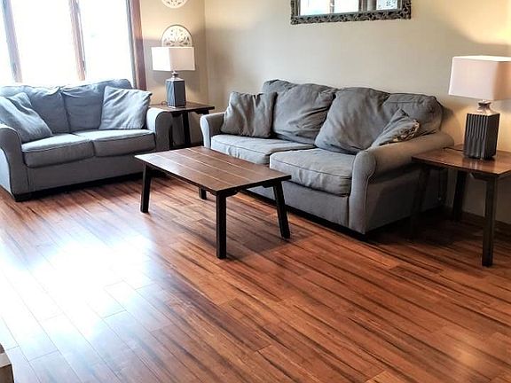 2nd image of 4923 N Edgebrook Dr