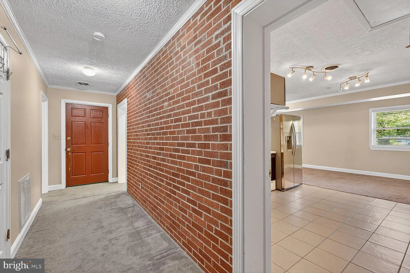 1 bed, 800 sqft, $1,950 — Photo 3