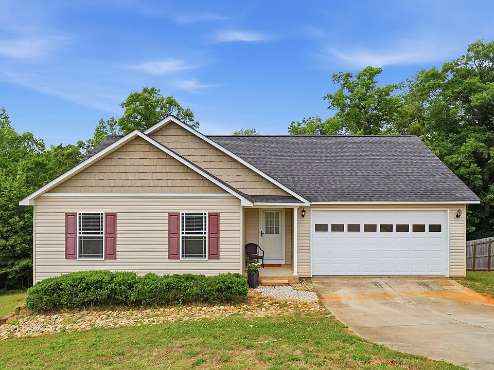 1st image of 126 Robin Ridge Cir