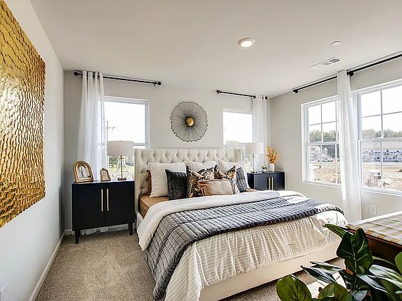 5th image of 239 Mackenzie Way