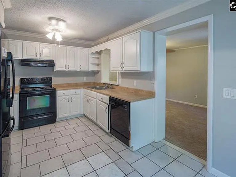 98 Riverview Ct — Photo 4