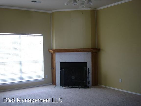 2nd image of 624 SW 156th St