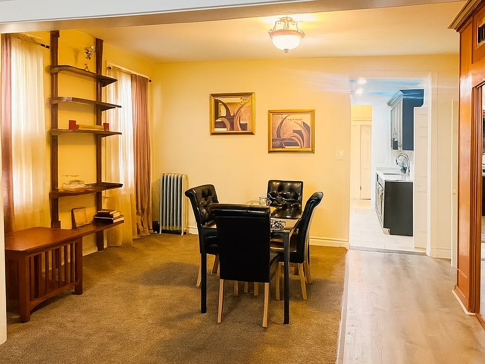 DINING ROOM - ENJOY A FANTASTIC MEAL AT HOME!