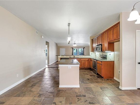 3rd image of 8705 Vista Royale Dr
