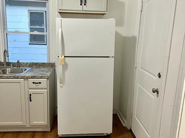 423 Cottage St — Photo 19