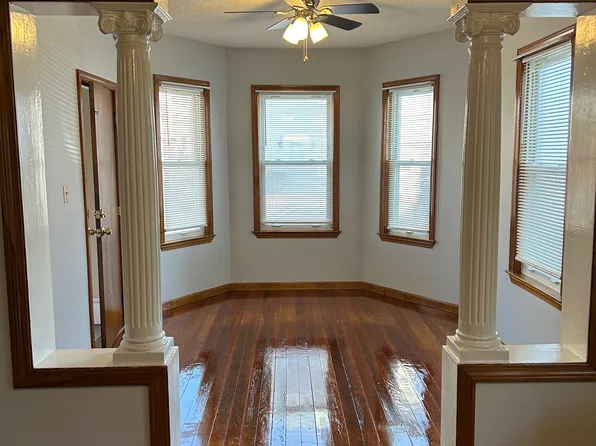 172 Hathaway St #1E, New Bedford, MA 02746